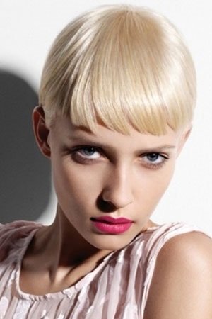 Short hairstyles for women in Loughborough